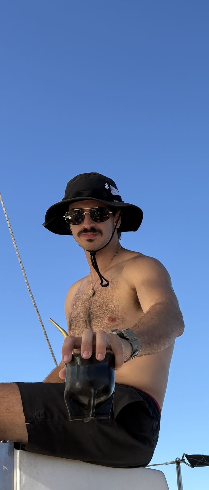 Tomás con mate